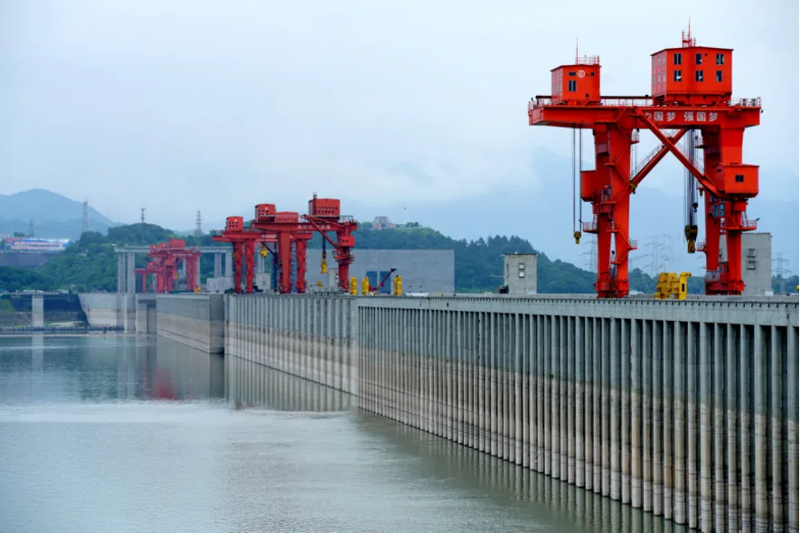 Three Gorges Reservoir는 홍수 통제에서 "국가 중력 무기"의 역할을 완전히 수행합니다